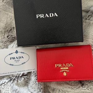 Authentic NEW IN BOX Prada Red Vitello Move Leather Card Case Wallet 1MC122